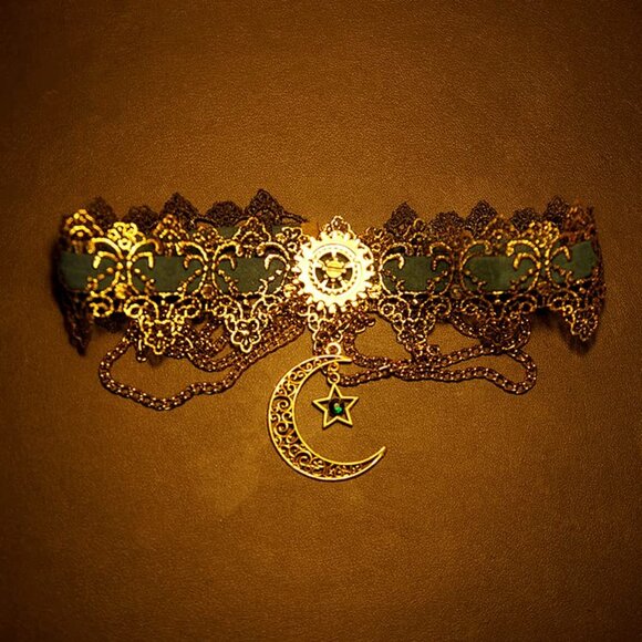 Steampunk Choker Necklace Vintage Bronze Gold Moon Pendant Elegant Gothic - Picture 3 of 7